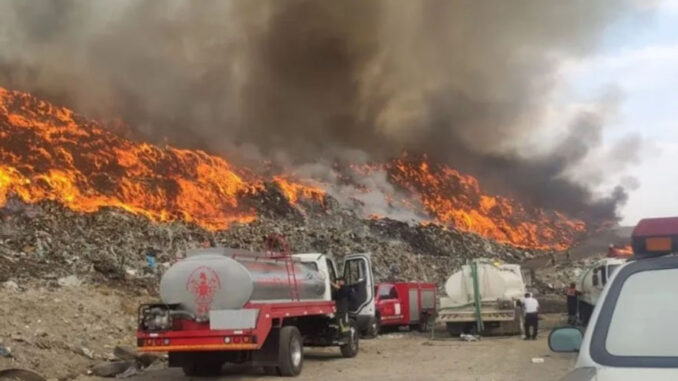 Incendio en relleno sanitario de Tepotzotlán lleva 24 horas activo y